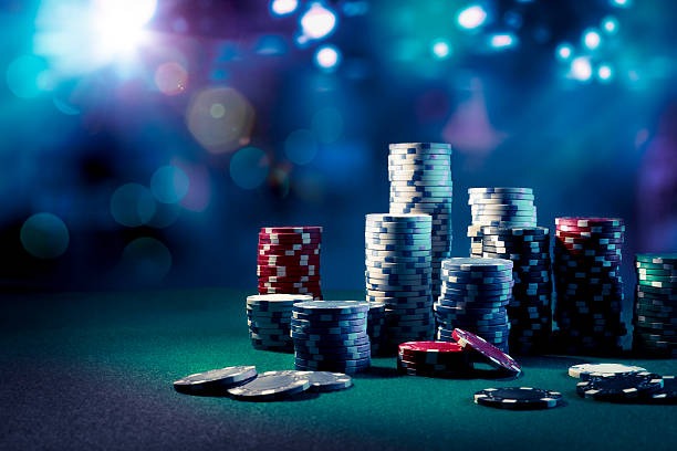 jendelatoto mobile app interface displaying live sportsbook odds and casino game menu